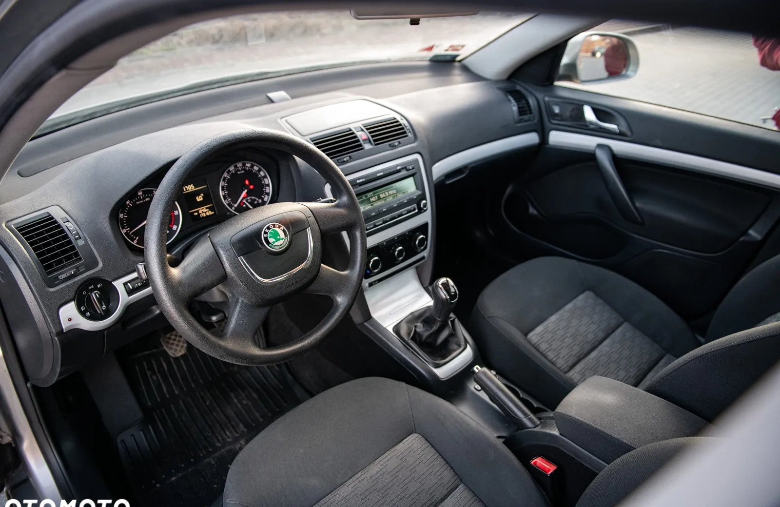 Skoda Octavia cena 23900 przebieg: 173000, rok produkcji 2012 z Sochaczew małe 326
